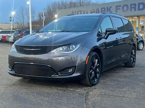 2020 Chrysler Pacifica Touring-L