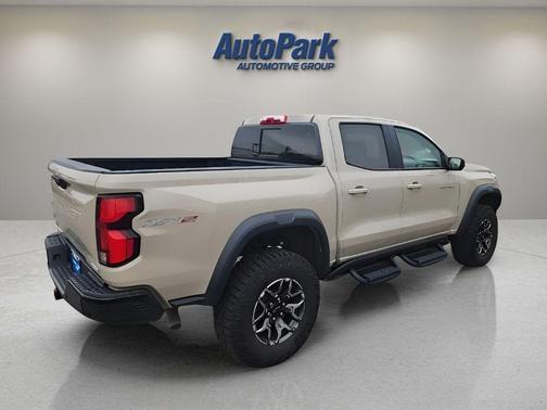 Sand Dune Metallic 2024 Chevrolet Colorado ZR2