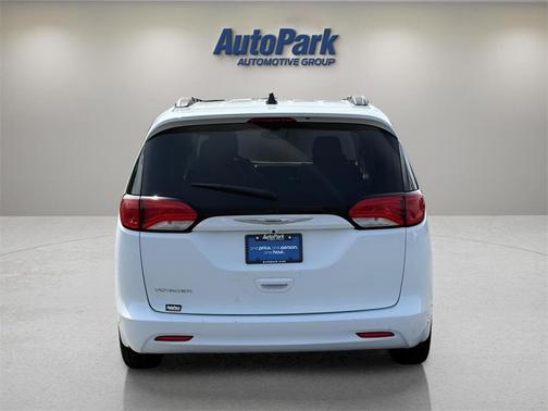 2021 Chrysler Voyager LXI
