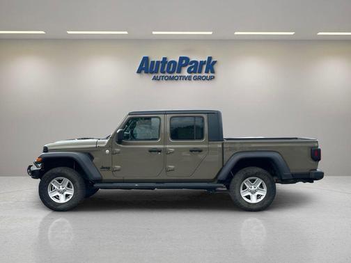 Gator Clearcoat 2020 Jeep Gladiator Sport