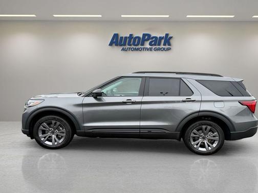 Carbonized Gray Metallic 2026 Ford Explorer Active