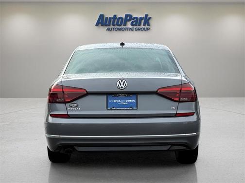 2018 Volkswagen Passat 2.0T R-Line
