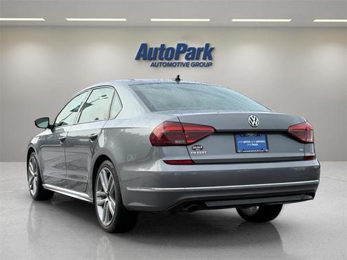 2018 Volkswagen Passat 2.0T R-Line