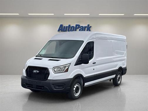2025 Ford Transit-250 148 WB Medium Roof Cargo
