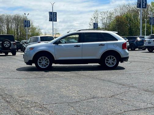 Ingot Silver Metallic 2013 Ford Edge SE