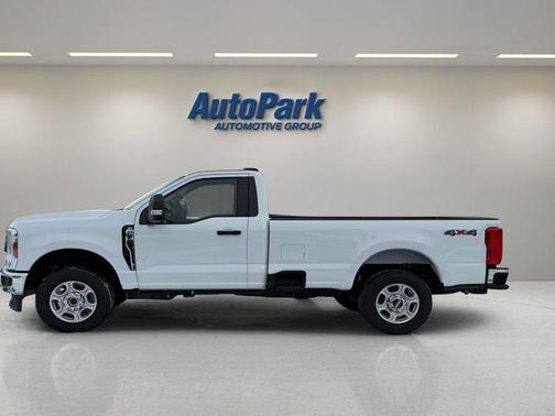 Oxford White 2026 Ford F-350 XLT