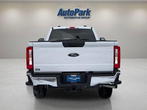 Oxford White 2026 Ford F-350 XLT