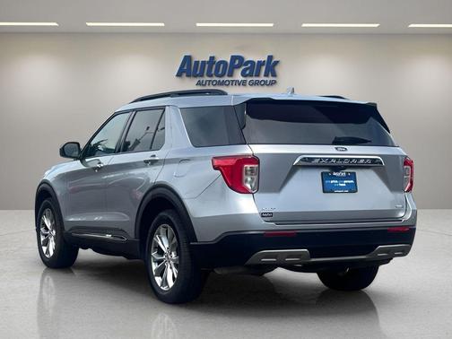 Iconic Silver Metallic 2020 Ford Explorer XLT
