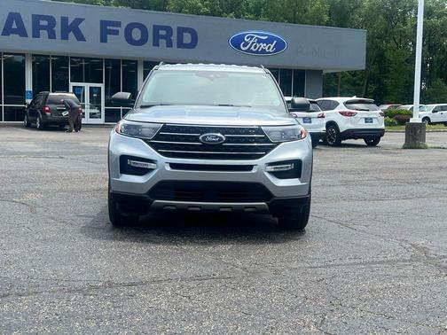 Iconic Silver Metallic 2020 Ford Explorer XLT