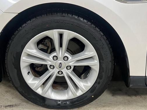 2015 Ford Taurus SEL