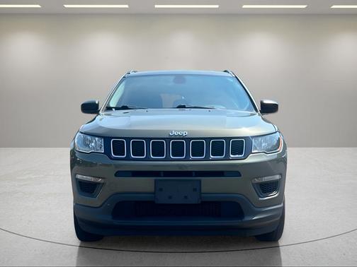 Olive Green Pearlcoat 2018 Jeep Compass Sport