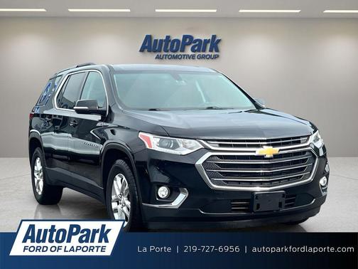 Mosaic Black Metallic 2018 Chevrolet Traverse LT Cloth