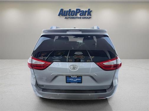 2015 Toyota Sienna XLE