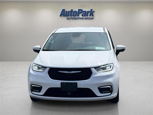 2023 Chrysler Pacifica Touring-L