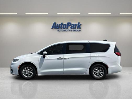 2023 Chrysler Pacifica Touring-L