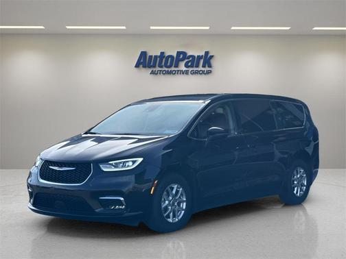 2023 Chrysler Pacifica Touring-L