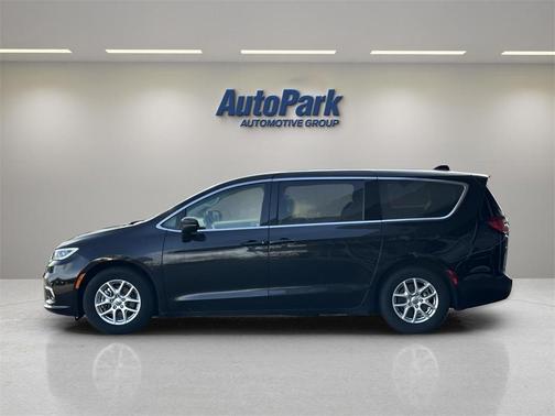 2023 Chrysler Pacifica Touring-L