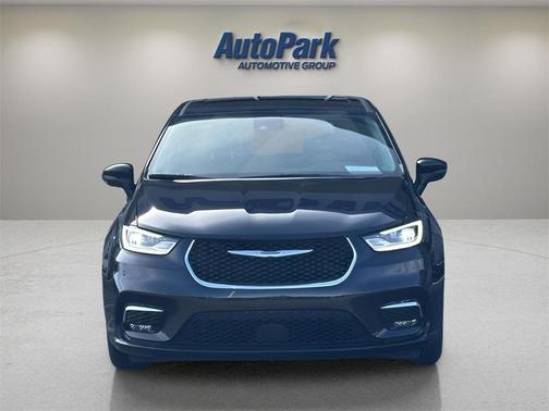 2023 Chrysler Pacifica Touring-L