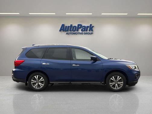 2019 Nissan Pathfinder SL