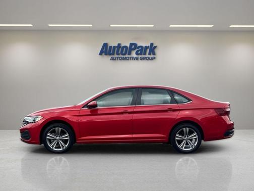 Kings Red 2023 Volkswagen Jetta 1.5T SE