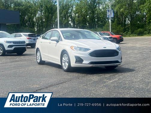 White Platinum Clearcoat Metallic 2020 Ford Fusion SE