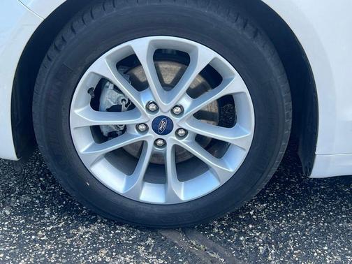 White Platinum Clearcoat Metallic 2020 Ford Fusion SE