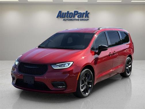 2024 Chrysler Pacifica Touring-L