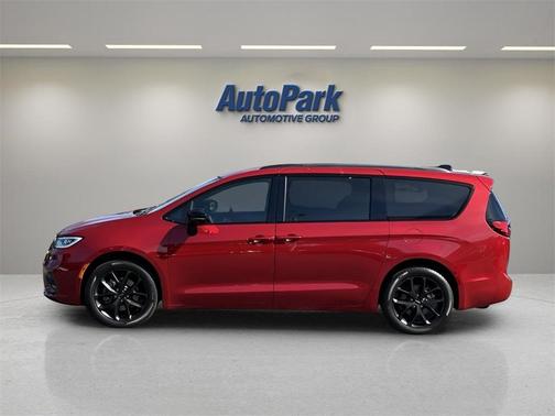 2024 Chrysler Pacifica Touring-L