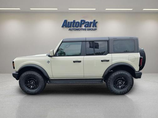 Desert Sand 2026 Ford Bronco Outer Banks