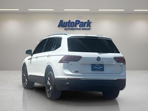 Pure White 2022 Volkswagen Tiguan 2.0T SE