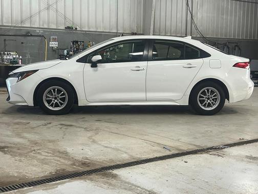 2022 Toyota Corolla Hybrid LE