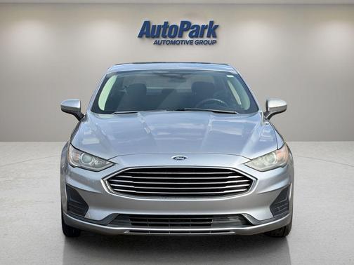 Iconic Silver Metallic 2020 Ford Fusion SE
