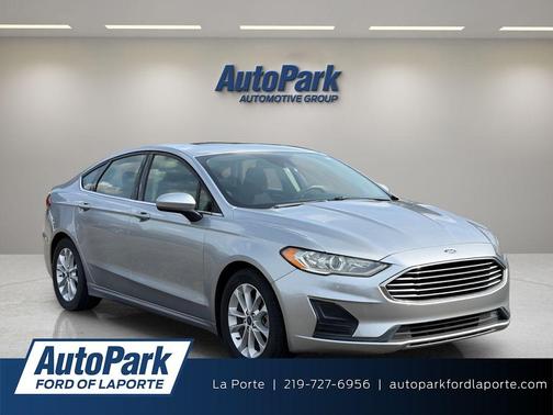 Iconic Silver Metallic 2020 Ford Fusion SE