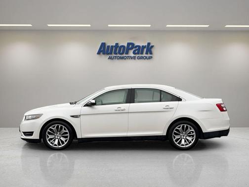 White Platinum Tri-Coat Metallic 2016 Ford Taurus Limited