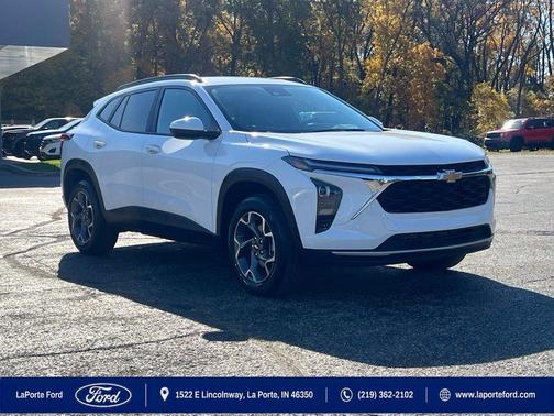 Summit White 2025 Chevrolet Trax LT