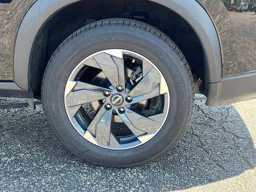 Super Black 2024 Nissan Rogue SV