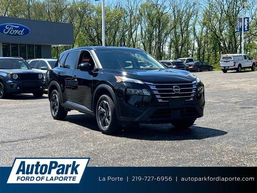 Super Black 2024 Nissan Rogue SV