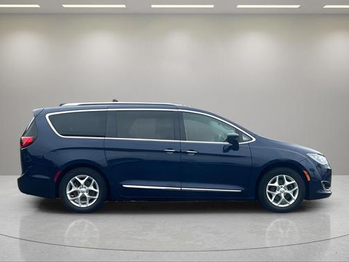 Jazz Blue Pearlcoat 2017 Chrysler Pacifica Touring-L Plus