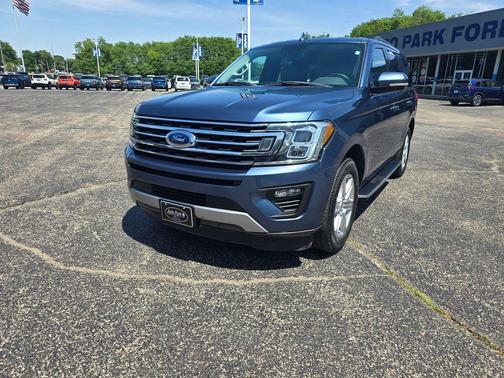 Blue Metallic 2018 Ford Expedition XLT