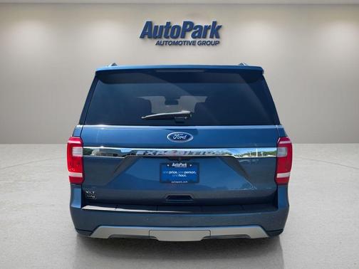 Blue Metallic 2018 Ford Expedition XLT