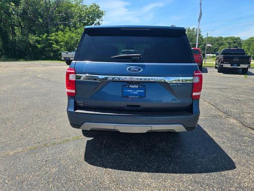 Blue Metallic 2018 Ford Expedition XLT