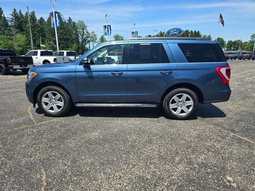 Blue Metallic 2018 Ford Expedition XLT