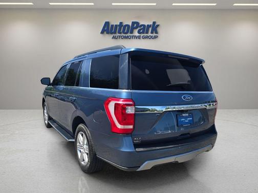 Blue Metallic 2018 Ford Expedition XLT