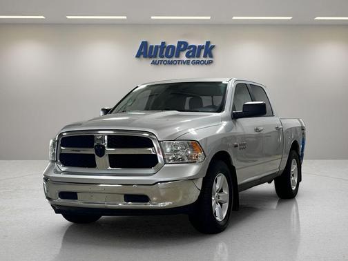 Bright Silver Clearcoat Metallic 2017 RAM 1500 SLT