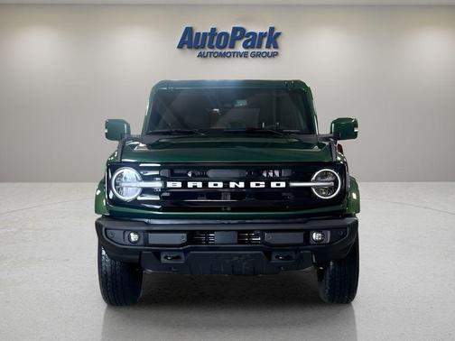 Eruption Green Metallic 2024 Ford Bronco Outer Banks