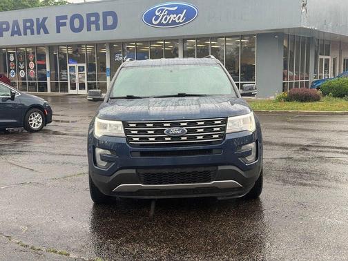 Blue Jeans Metallic 2017 Ford Explorer XLT