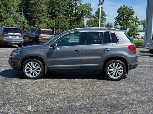 Pepper Gray 2016 Volkswagen Tiguan SE