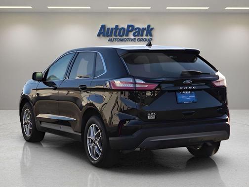 Agate Black Metallic 2023 Ford Edge SEL