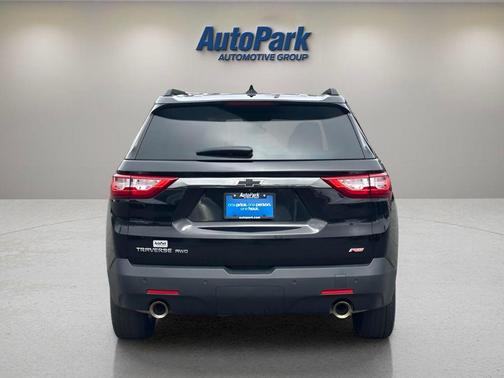 Mosaic Black Metallic 2019 Chevrolet Traverse RS