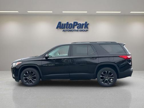 Mosaic Black Metallic 2019 Chevrolet Traverse RS